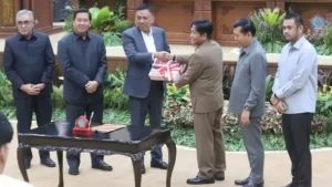 Pendapatan Daerah Capai Rp3,9 Triliun, DPRD Minta Perhatian Pemerintah pada Pembangunan yang Merata