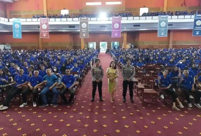 Sosialisasi Kamtibnas Dihadapan Ratusan Mahasiswa Politeknik Negeri Manado, Kapolsek Mapanget Iptu Gusti Ayu Ingatkan Soal Ini