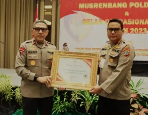 Berpredikat Sangat Baik Polresta Manado Terima Penghargaan Kementerian PAN-RB
