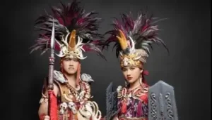 Kaesang Pangarep dan  Erina Gudono Pakai Baju Adat Kawasaran Minahasa Rayakan 17 Agustus