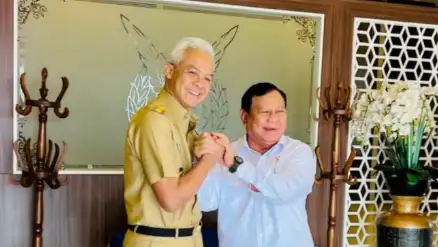 Anies Tertinggal, Ganjar dan Prabowo Bersaing Ketat