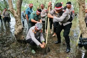 Polri Lestarikan Negeri, Polda Sulut Tanam 16.850 Pohon di 32 Lokasi di Sulawesi Utara