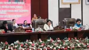 Ketua DPRD Manado Altje Dondokambey Pimpin Rapat Paripurna