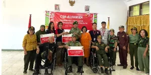 Bentuk Ungkapan Terima Kasih, Veteran Dapat 3  Kursi Roda dari Alfamidi