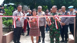 Kapolres dan Dandim Bitung Kaget Kapolda Minta Lakukan Ini di Peresmian Bedah Rumah