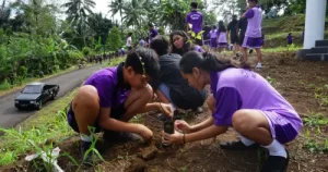 Kodim 1309/Manado Lakukan Penghijauan di Tombulu, Siswa Sekolah Ikut Antusias Tanam Pohon