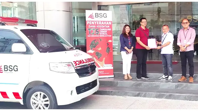 Lewat TJS, BSG Sumbang Mobil Ambulance untuk RSU Monompia