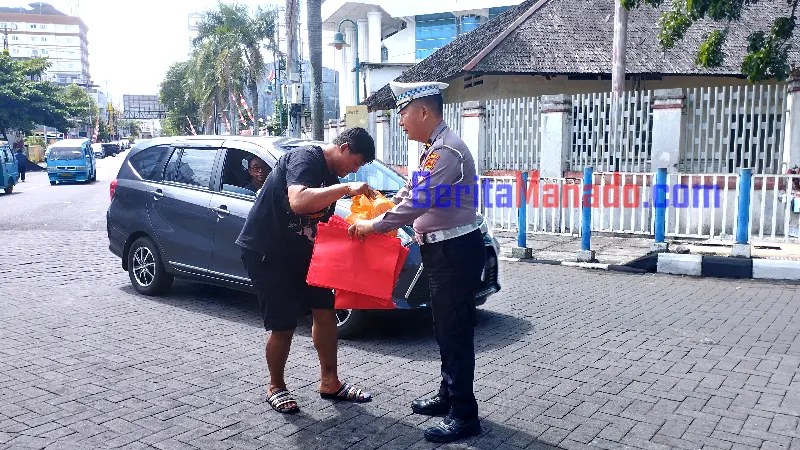 Bagi Tote Bag Gratis, BSS Parking, Satlantas dan PD Pasar Ajak Masyarakat Kurangi Sampah Plastik
