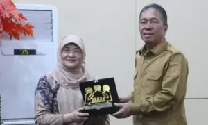Bupati Franky Wongkar Terima Penghargaan BKN Award 2023 dari Imas Sukmariah
