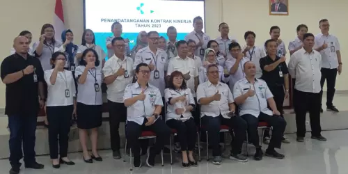 Dorong Tingkatkan Efisiensi dan Kualitas Kerja, Jajaran RSUP Kandou Tandatangani Kontrak Kinerja