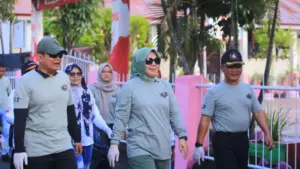 Wali Kota Tatong Bara Ikut Bersih-bersih Sampah dalam World Cleanup Day