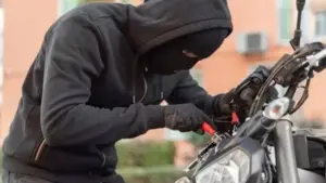 Remaja Asal Minut Serahkan Diri ke Polisi Usai Curi Motor di Bitung