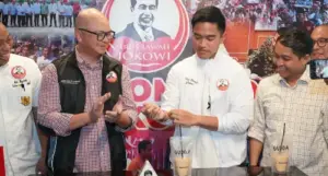 Pakai Jaket ABJ, Kaesang Sampaikan Terima Kasih Dukungan untuk PSI
