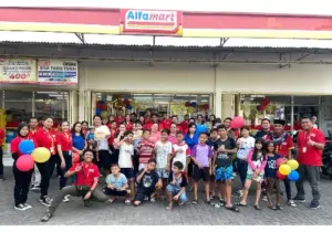 Ronda Sore Alfamart Disambut Antusias Warga, Semringah dapat Voucher dan Hadiah Lainnya