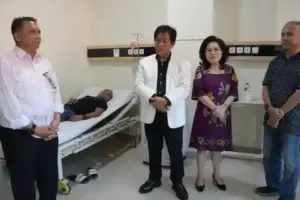 Ditanggung Biaya Pengobatan Hingga Pulih, Danlantamal VIII dan Ketua DPRD Sulut Jenguk Korban Pemukulan Oknum POMAL di Rumah Sakit