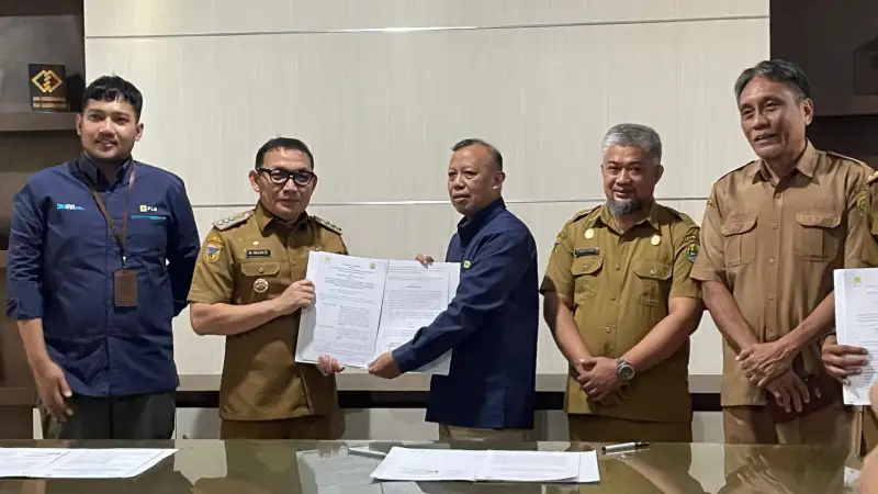 PLN UP3 Tolitoli Gandeng Pemkab Buol Tandatangani Kerjasama PJU 9 PLN UP3 Tolitoli Gandeng Pemkab Buol Tandatangani Kerjasama PJU