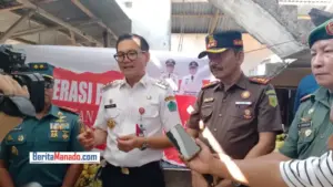 Warga Kema Antusias Berburu Ratusan Kilo Bahan Pokok di Pasar Murah Pemkab Minut
