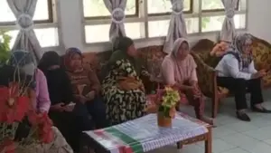 Jumat Pagi Gelar Demo, Orangtua Siswa SD Inpres Klabat Tolak Eks Kepala Sekolah Kembali Menjabat
