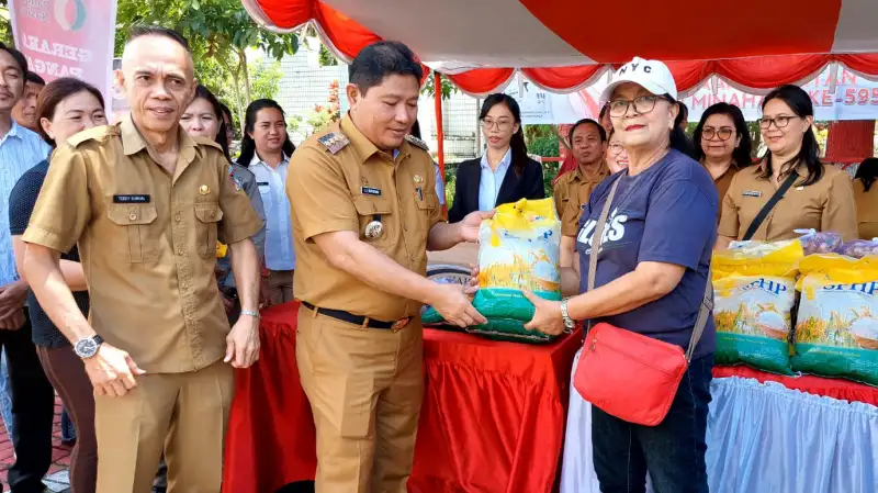 Pemkab Minahasa Lakukan Intervensi Pasar, Gelar Pasar Murah Bagi Masyarakat