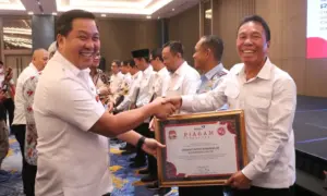 Hebat! Bupati Franky Wongkar Terima Penghargaan dari Kepala BKKBN RI