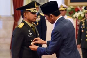 Resmi Dilantik Presiden Jokowi Jadi KSAD, Berikut Profil Letjen Agus Subiyanto