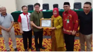 Wali Kota Andrei Angouw Terima Penghargaan dari Kementerian Agama atas Perhatian Pada Ibadah Haji