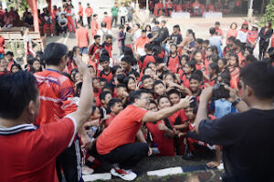 Keseruan Steven Kandouw Jalan Sehat Bersama Warga Sitaro
