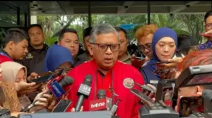 Tegaskan Gibran Tak Merah Lagi, Hasto PDIP: Dia Sudah Dikuningkan Golkar