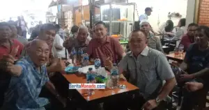 Wenny Lumentut Borong Kacang Rebus Hingga Bagi Berkat ke Mantan Satpam
