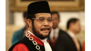 Karier Anwar Usman dari Guru Honor, Main Film Sampai Jadi Ketua MK