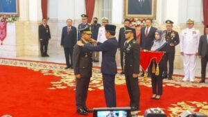 Dilantik Jokowi Sebagai Panglima TNI, Begini Karir Mulus Jenderal TNI Agus Subiyanto