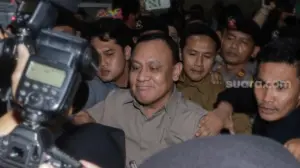 Firli Bahuri Tetap Sebagai Tersangka Setelah Gugatan Praperadilan Ditolak Hakim