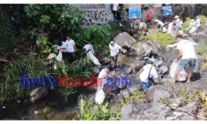 BRI RO Manado dan Warga Tateli Bersihkan Sungai, Berkarung-karung Sampah Berhasil Diangkat