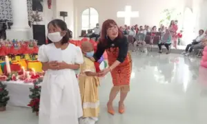Dirut Ivonne Rotty Berbagi Kasih Natal bersama Anak-anak di Pusat Kanker Estella