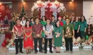 Rektor Berty Sompie Sampaikan Pesan Inspiratif Damai Natal di Ibadah Faperta Unsrat