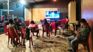 DPC PDIP Mitra Nonton Bareng Debat Capres-Cawapres, James Sumendap Pertegas Komitmen Partai