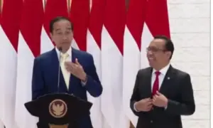 Jokowi Ditanya, Tumben Pakai Dasi Kuning saat Bertolak ke Jepang, Jawabannya Bikin Tertawa