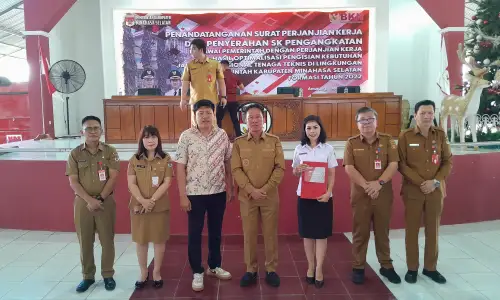 Kado Natal! Bupati Franky Wongkar Serahkan SK PPPK Formasi Tahun 2022