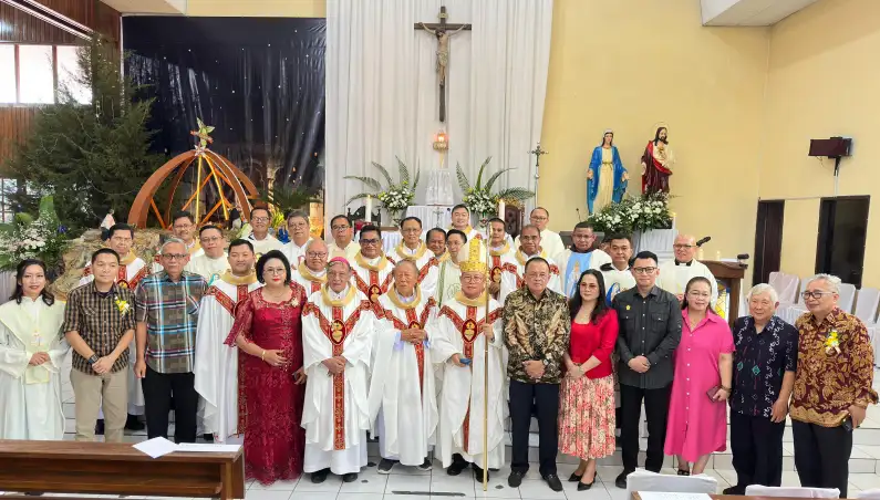Wenny Lumentut Apresiasi Panggilan Hidup Pastor John Tinggogoy MSC
