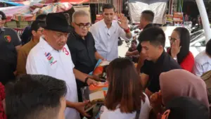 Pemprov Sulut Cetus Gerakan Pangan Murah, Gubernur Olly Dondokambey Turun Tangan Layani Masyarakat di TKB Manado