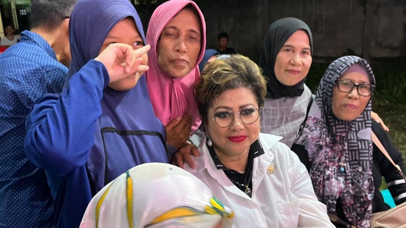 Kisah Senator Maya Rumantir dan Perempuan Muslim Asal Kota Bitung