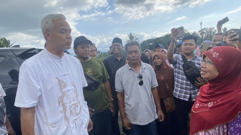 Blusukan di Desa Magelang, Ganjar Pranowo "Dipalak" Emak-emak
