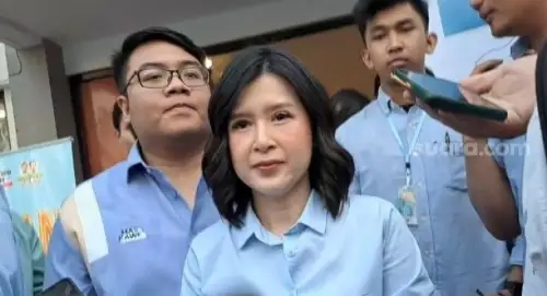 Grace Natalie dan Cherry Tanzil PSI Terciduk Datangi Meja Moderator di Debat Capres
