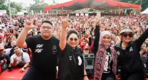 Rio Dondokambey dan Ribuan Massa di Megamas Manado: Semesta Mendukung Kemenangan PDIP