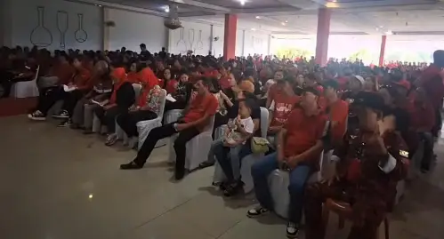 Di Minsel, Wenny Lumentut Janji Perjuangkan Harga Cengkih untuk Kesejahteraan Petani