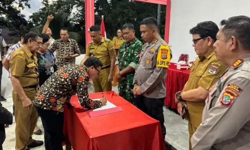 Sepakat Berdamai, Kapolres Minsel Mediasi Pertemuan Desa Tenga dan Desa Pakuweru