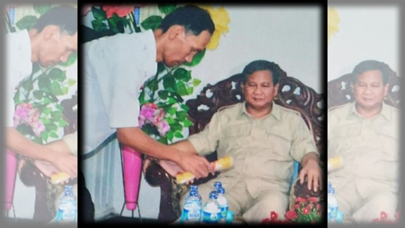 Langowan 2012: Bang Thoyib, Sebotol Air Mineral, Selembar Kertas, Foto dan Prabowo Subianto
