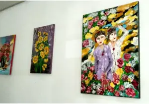 Hence Poli, Wartawan yang Karya Lukisannya Berhasil Dipajang di Michi No Eki Pakewa Tomohon