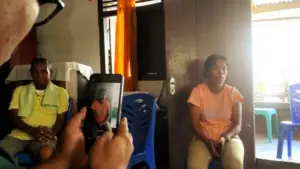 Eno Kaget Nama Suami dan Anaknya Tak Ada di Daftar Korban Kapal LCT Bora V