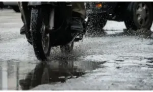 5 Tips Berkendara di Musim Hujan ala Instruktur Safety Riding Honda